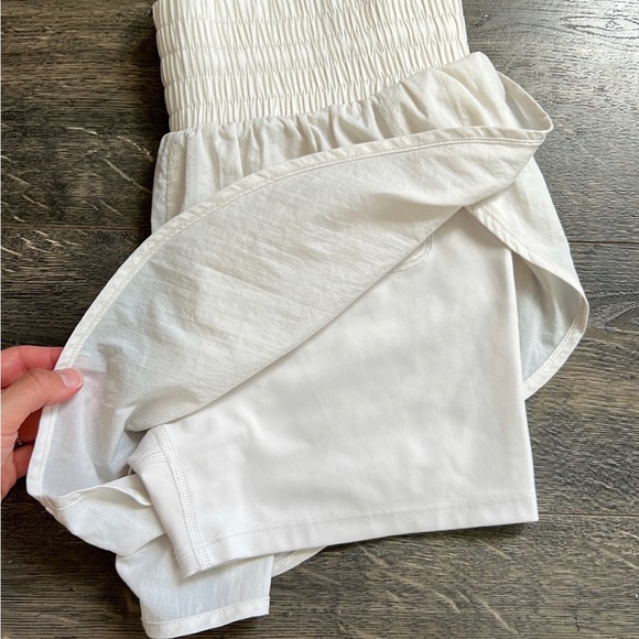 Women’s All in Motion Tulip Shorts XS - Picture 5 of 5